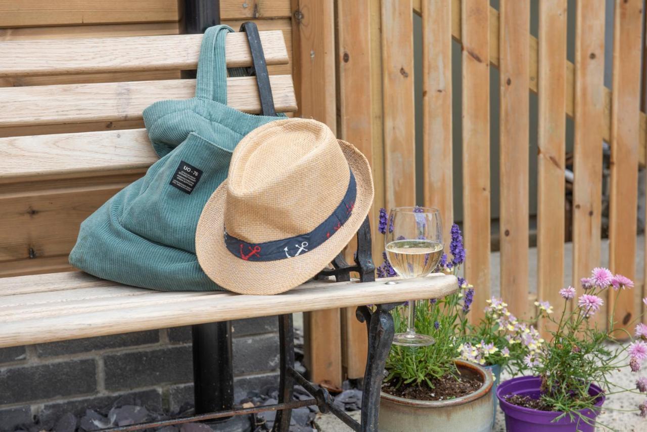 Sun Trap Apartment Porthleven Luaran gambar