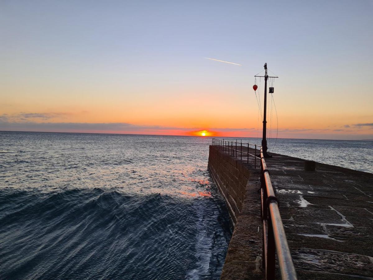 Sun Trap Apartment Porthleven Luaran gambar